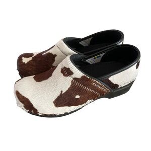 White and Brown Mules with Chic Design